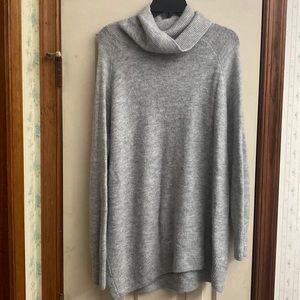 Basic H&M Turtleneck Sweater long sleeve Gray.